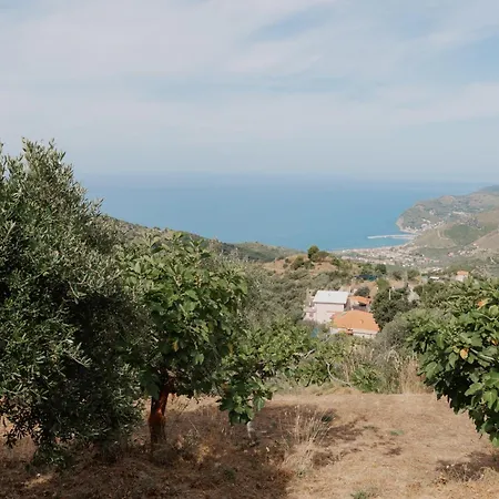 L'aia בית נופש סן מאורו צ'ילנטו